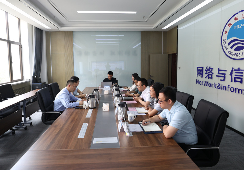 学校党委副书记、纪委书记俞黎阳...
